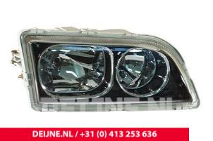 Nowe Reflektor prawy Volvo V40 Cena € 60,50 Z VAT oferowane przez van Deijne Onderdelen Uden B.V.