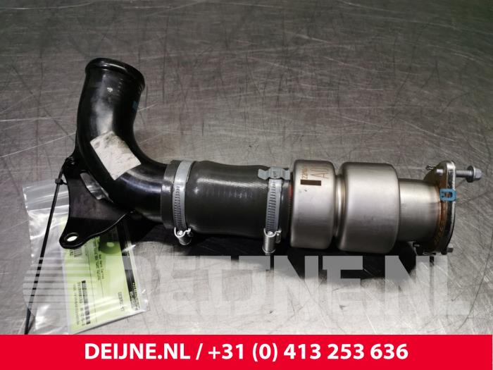 Gebrauchte Intercooler Rohr Volvo V40 (MV) 1.6 D2 Preis € 30,00 Margenregelung angeboten von van Deijne Onderdelen Uden B.V.