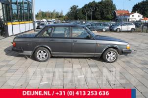 Gebrauchte Zusätzliches Fenster 4-türig rechts hinten Volvo 240/242/244 Preis € 50,00 Margenregelung angeboten von van Deijne Onderdelen Uden B.V.