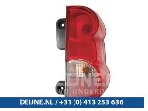 Neuf Feu arrière secondaire droit Nissan NV200 Prix € 68,97 Prix TTC proposé par van Deijne Onderdelen Uden B.V.