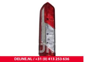 Nowe Tylne swiatlo pozycyjne lewe Ford Transit Cena € 48,40 Z VAT oferowane przez van Deijne Onderdelen Uden B.V.