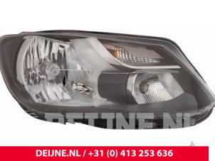 New Headlight, right Volkswagen Caddy Price € 135,52 Inclusive VAT offered by van Deijne Onderdelen Uden B.V.