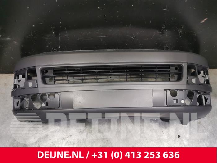 Nuevos Parachoques Volkswagen Transporter Precio € 137,94 IVA incluido ofrecido por van Deijne Onderdelen Uden B.V.
