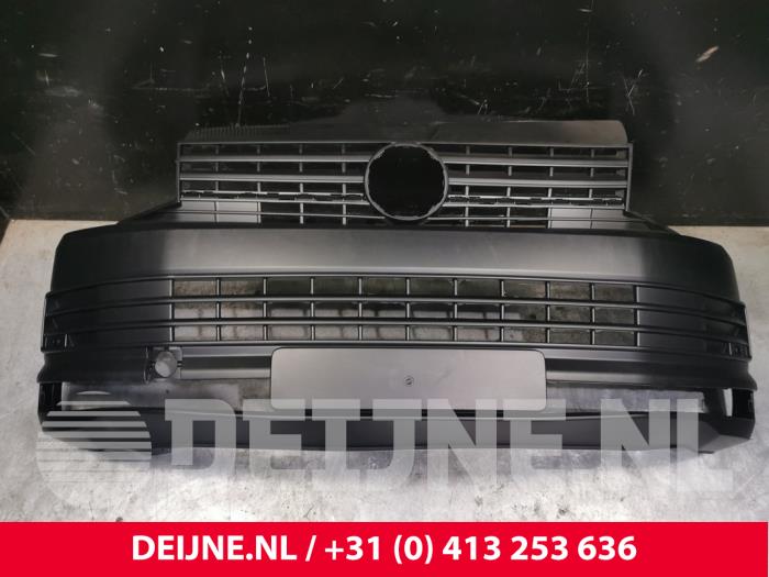 Nuevos Parachoques Volkswagen Transporter Precio € 133,10 IVA incluido ofrecido por van Deijne Onderdelen Uden B.V.