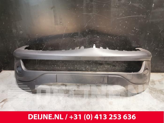 Front bumper from a Renault Trafic 2015