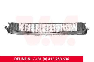 New Bumper grille Renault Trafic Price € 56,87 Inclusive VAT offered by van Deijne Onderdelen Uden B.V.