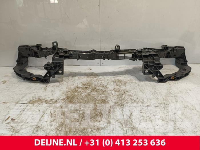 Nya Front Ford Transit Connect Pris € 121,00 Inklusive moms erbjuds av van Deijne Onderdelen Uden B.V.