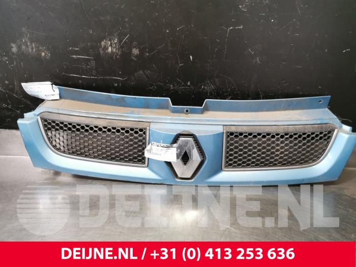 Begagnade Grill Renault Trafic New (FL) 2.5 dCi 16V 135 Pris € 24,20 Inklusive moms erbjuds av van Deijne Onderdelen Uden B.V.