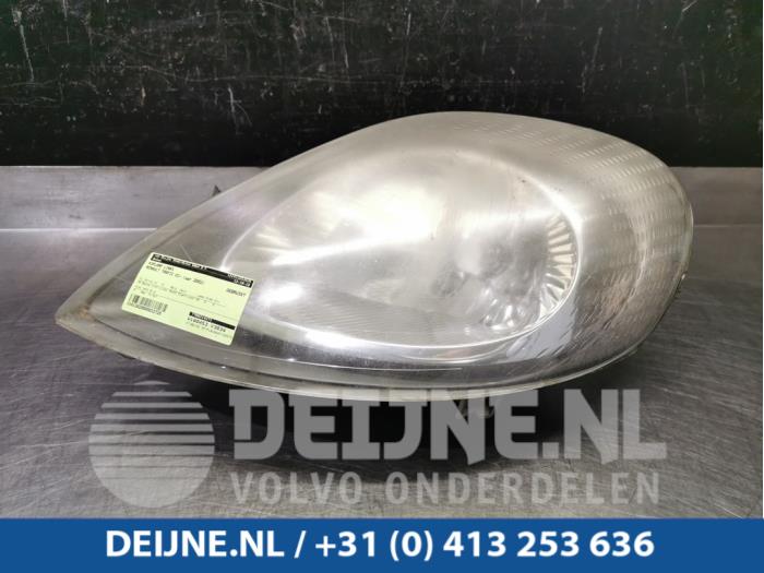 Używane Reflektor lewy Renault Trafic New (FL) 1.9 dCi 100 16V Cena € 12,10 Z VAT oferowane przez van Deijne Onderdelen Uden B.V.