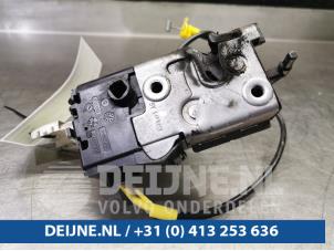 Usagé Mécanique de verrouillage porte coulissante droite Peugeot Expert (G9) 2.0 HDi 120 Prix € 60,50 Prix TTC proposé par van Deijne Onderdelen Uden B.V.