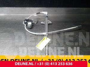 Gebrauchte Fenstermechanik 2-türig rechts vorne Renault Mascott 150 Preis € 48,40 Mit Mehrwertsteuer angeboten von van Deijne Onderdelen Uden B.V.