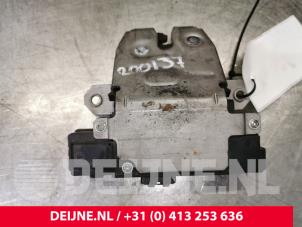 Used Tailgate lock mechanism Landrover Range Rover Sport (LS) 2.7 TDV6 24V Price € 50,00 Margin scheme offered by van Deijne Onderdelen Uden B.V.