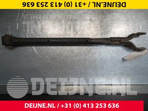 Usados Brazo de soporte inferior izquierda detrás Opel Combo 1.3 CDTI 16V ecoFlex Precio de solicitud ofrecido por van Deijne Onderdelen Uden B.V.