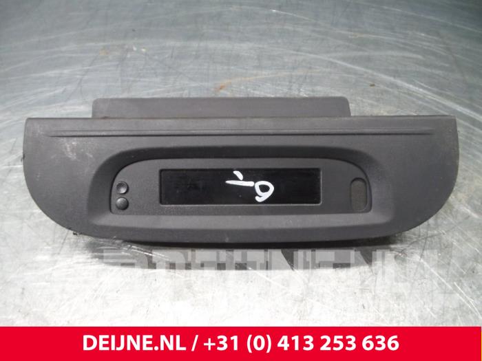 Begagnade Klocka Renault Kangoo Express (FW) 1.5 dCi 70 Pris € 18,15 Inklusive moms erbjuds av van Deijne Onderdelen Uden B.V.