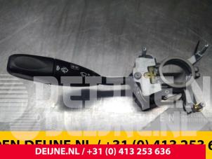 Usagé Commutateur feu clignotant Volkswagen Crafter 2.5 TDI 30/32/35/46/50 Prix € 12,10 Prix TTC proposé par van Deijne Onderdelen Uden B.V.