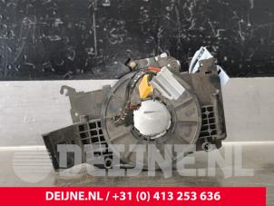 Used Airbag clock spring Opel Vivaro 2.0 CDTI Price € 42,35 Inclusive VAT offered by van Deijne Onderdelen Uden B.V.
