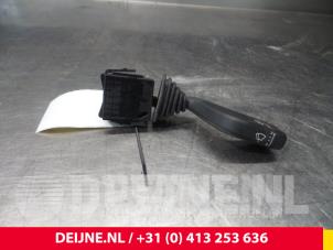 Używane Przelacznik wycieraczki Opel Combo (Corsa C) 1.3 CDTI 16V Cena € 3,63 Z VAT oferowane przez van Deijne Onderdelen Uden B.V.
