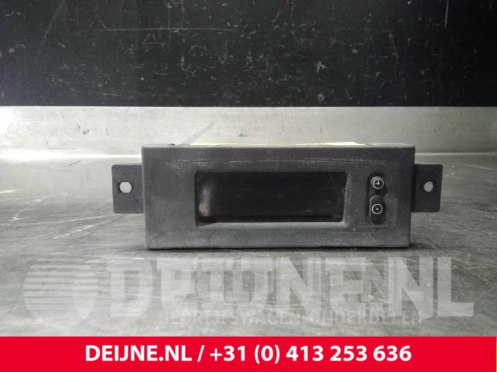 Usagé Affichage intérieur Opel Vivaro 1.9 DTI 16V Prix € 6,05 Prix TTC proposé par van Deijne Onderdelen Uden B.V.