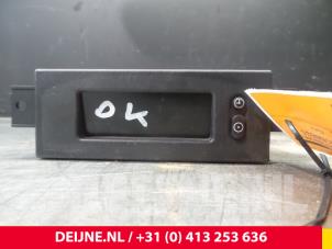 Używane Wyswietlacz wewnetrzny Opel Combo (Corsa C) 1.3 CDTI 16V Cena € 18,15 Z VAT oferowane przez van Deijne Onderdelen Uden B.V.