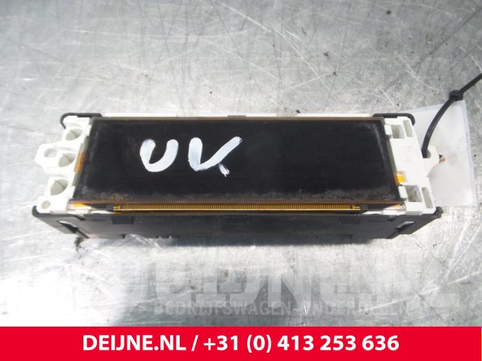 Begagnade Innerdisplay Peugeot Partner (GC/GF/GG/GJ/GK) 1.6 HDI 90 16V Pris € 36,30 Inklusive moms erbjuds av van Deijne Onderdelen Uden B.V.