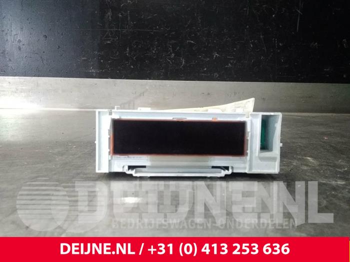 Begagnade Innerdisplay Renault Clio III (BR/CR) 1.2 16V 75 Pris € 9,00 Marginaltabell erbjuds av van Deijne Onderdelen Uden B.V.