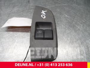Used Multi-functional window switch Nissan NV 200 (M20M) 1.5 dCi 86 Price € 24,20 Inclusive VAT offered by van Deijne Onderdelen Uden B.V.