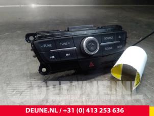 Used Radio control panel Ford Focus 3 Wagon 1.0 Ti-VCT EcoBoost 12V 125 Price € 15,00 Margin scheme offered by van Deijne Onderdelen Uden B.V.