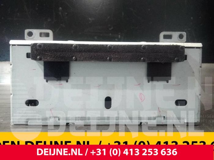 Używane Odtwarzacz CD Ford Transit Custom 2.2 TDCi 16V FWD Cena € 181,50 Z VAT oferowane przez van Deijne Onderdelen Uden B.V.