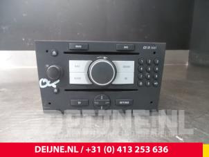 Gebrauchte Radio Opel Combo (Corsa C) 1.3 CDTI 16V Preis € 90,75 Mit Mehrwertsteuer angeboten von van Deijne Onderdelen Uden B.V.