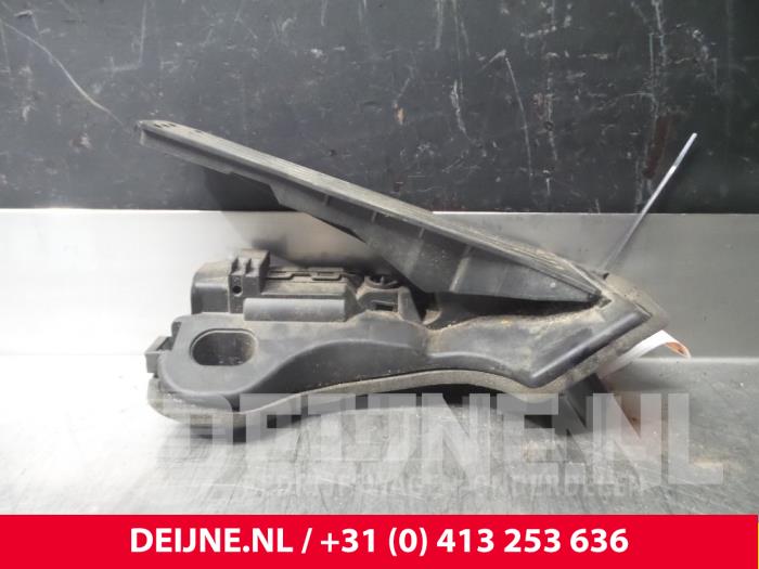 Używane Pedal gazu Volkswagen Caddy III (2KA,2KH,2CA,2CH) 1.6 TDI 16V Cena € 24,20 Z VAT oferowane przez van Deijne Onderdelen Uden B.V.