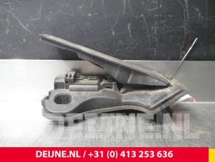 Used Accelerator pedal Volkswagen Caddy III (2KA,2KH,2CA,2CH) 1.6 TDI 16V Price € 24,20 Inclusive VAT offered by van Deijne Onderdelen Uden B.V.