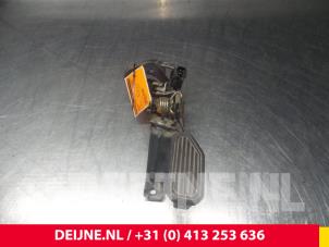 Used Accelerator pedal Toyota HiAce II 2.5 D4-D 117 Kat. Price on request offered by van Deijne Onderdelen Uden B.V.