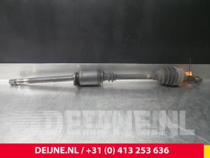 Used Front drive shaft, right Nissan Primastar 1.9 dCi 80 Price € 72,60 Inclusive VAT offered by van Deijne Onderdelen Uden B.V.