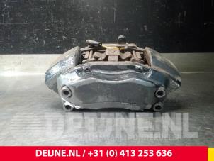 Used Front brake calliper, left Mercedes S (W220) 3.2 S-320 18V Price € 30,00 Margin scheme offered by van Deijne Onderdelen Uden B.V.
