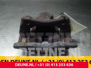 Used Front brake calliper, left Renault Clio III Estate/Grandtour (KR) 1.2 16V TCE 100 Price € 15,00 Margin scheme offered by van Deijne Onderdelen Uden B.V.
