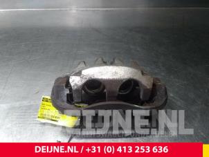 Usagé Etrier de frein (pince) avant droit Fiat Ducato (250) 3.0 D 160 Multijet Power Prix € 60,50 Prix TTC proposé par van Deijne Onderdelen Uden B.V.