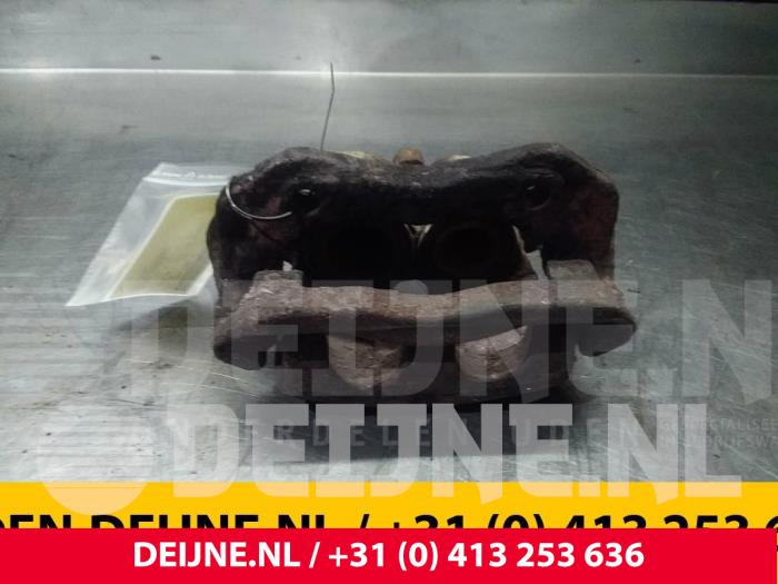 Gebrauchte Bremszange rechts vorne Citroen Jumper (23) 2.5 D 12V Preis € 12,10 Mit Mehrwertsteuer angeboten von van Deijne Onderdelen Uden B.V.