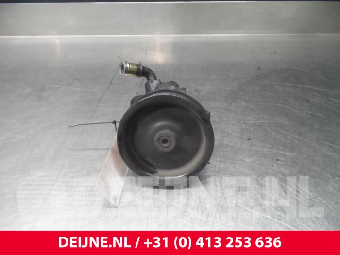 Usagé Pompe de direction Ford Transit 2.4 TDdi 16V 300M Prix € 90,75 Prix TTC proposé par van Deijne Onderdelen Uden B.V.