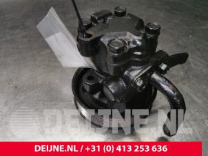 Used Power steering pump Hyundai H-1/H-200 2.5 CRDi Powervan Price € 36,30 Inclusive VAT offered by van Deijne Onderdelen Uden B.V.