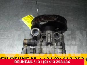 Used Power steering pump Nissan Vanette (C23) 1.6 E/Cargo 16V Price € 48,40 Inclusive VAT offered by van Deijne Onderdelen Uden B.V.