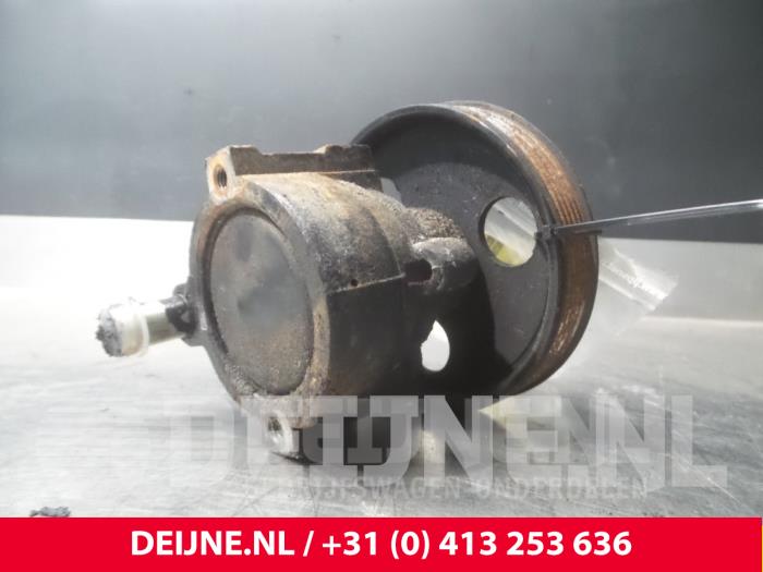 Usagé Pompe de direction Renault Kangoo Express (FC) 1.5 dCi 68 Prix € 42,35 Prix TTC proposé par van Deijne Onderdelen Uden B.V.