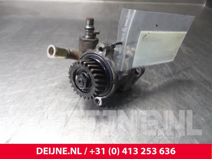 Usagé Pompe de direction Mitsubishi Canter 2.8 D Prix € 60,50 Prix TTC proposé par van Deijne Onderdelen Uden B.V.