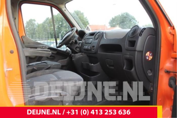 Airbag droite (tableau de bord) d'un Renault Master IV (MA/MB/MC/MD/MH/MF/MG/MH) 2.3 dCi 16V 2011