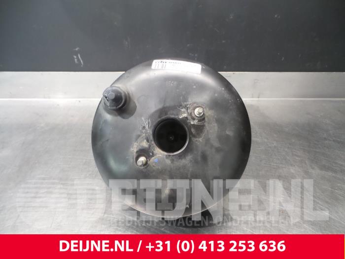Usagé Servo frein Opel Vivaro 2.5 DTI 16V Prix € 60,50 Prix TTC proposé par van Deijne Onderdelen Uden B.V.