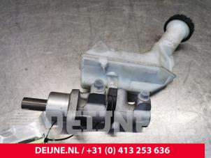 Usagé Cylindre de frein principal Renault Clio III (BR/CR) 1.2 16V 75 Prix € 13,00 Règlement à la marge proposé par van Deijne Onderdelen Uden B.V.