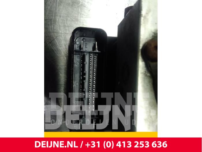 Usagé Pompe ABS Ford Transit Connect 1.8 Tddi Prix € 60,50 Prix TTC proposé par van Deijne Onderdelen Uden B.V.