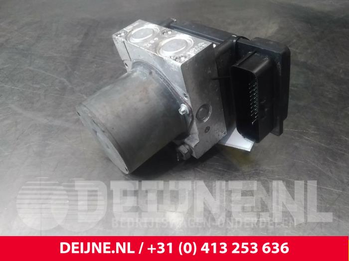 Usagé Pompe ABS Ford Transit 2.2 TDCi 16V Prix € 18,15 Prix TTC proposé par van Deijne Onderdelen Uden B.V.