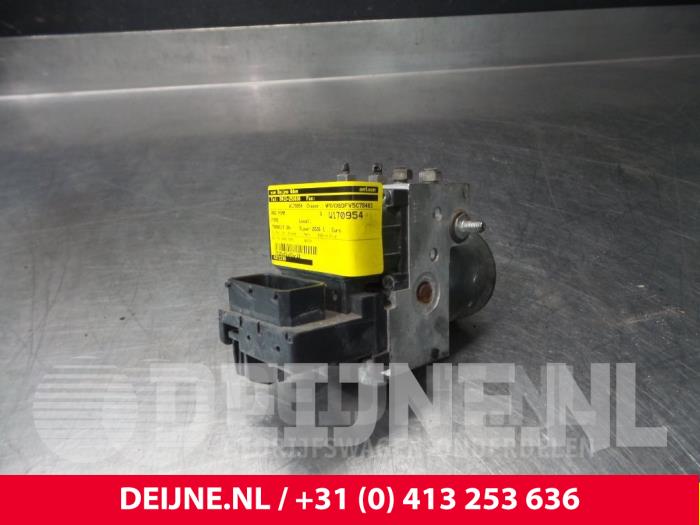Begagnade ABS-pump Ford Transit 2.0 TDdi 16V Pris € 121,00 Inklusive moms erbjuds av van Deijne Onderdelen Uden B.V.