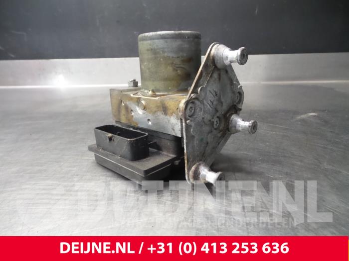 Usagé Pompe ABS Mercedes Sprinter 3,5t (906.63) 318 CDI 24V Prix € 78,65 Prix TTC proposé par van Deijne Onderdelen Uden B.V.