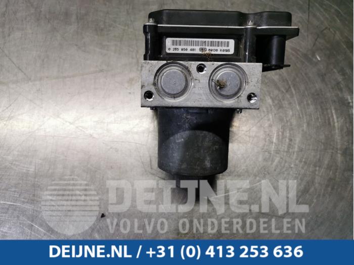 Usagé Pompe ABS Volkswagen Crafter 2.5 TDI 30/32/35/46/50 Prix € 90,75 Prix TTC proposé par van Deijne Onderdelen Uden B.V.
